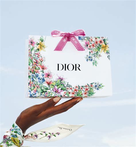 dior set estivo|Dior Gift Sets: Perfume, Cosmetics, Beauty Sets .